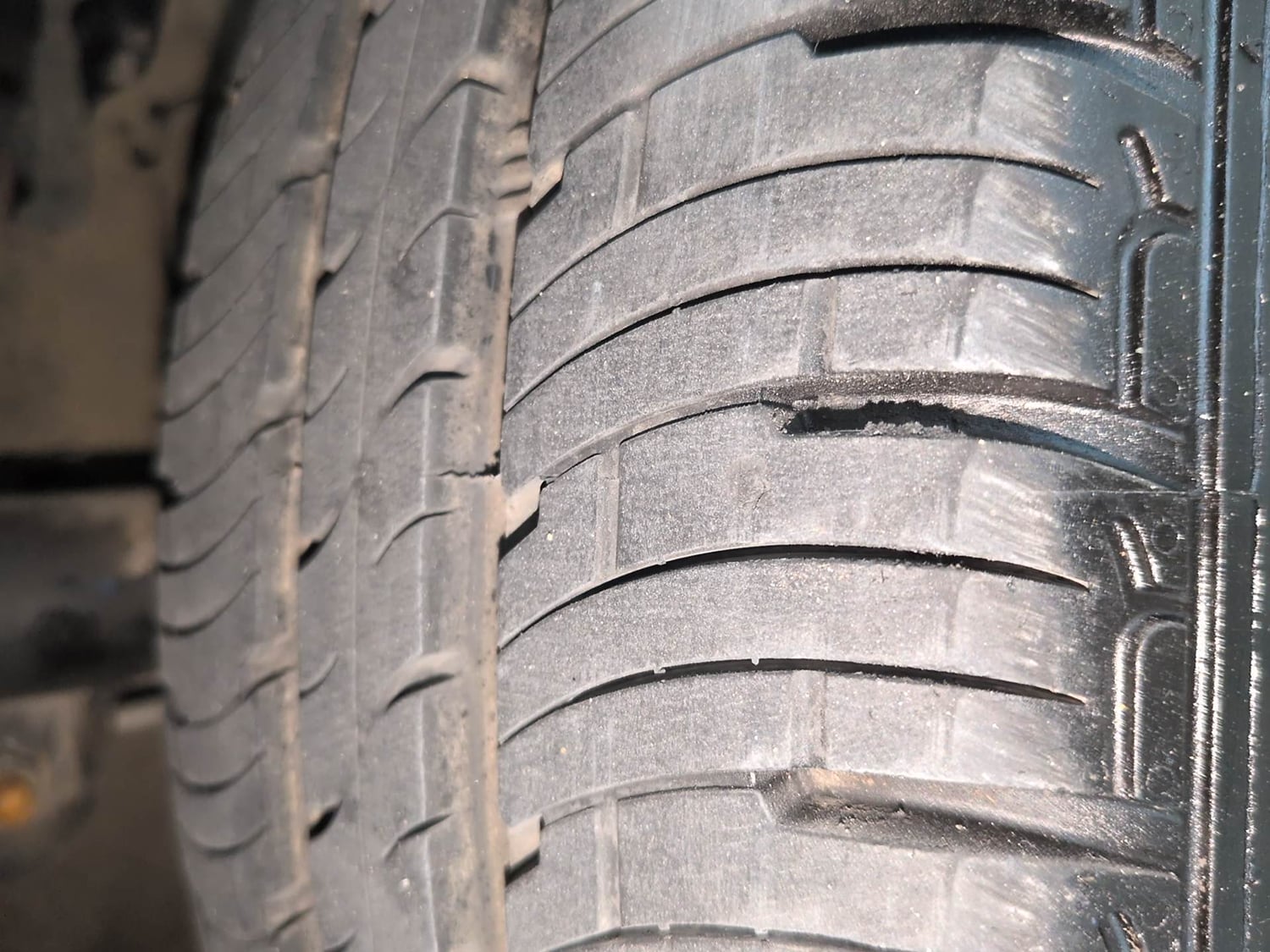 Used 2017 Mahindra KUV100 K6 6 STR Petrol Manual tyres RIGHT FRONT TYRE TREAD VIEW