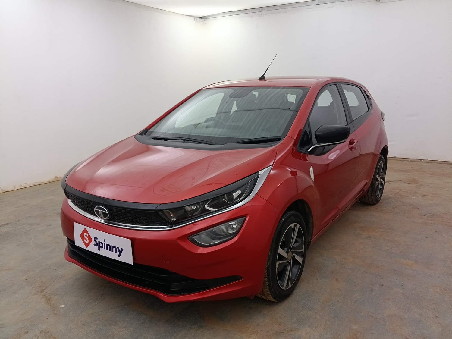 Used 2020 Tata Altroz XZ Petrol Petrol Manual exterior LEFT FRONT CORNER VIEW