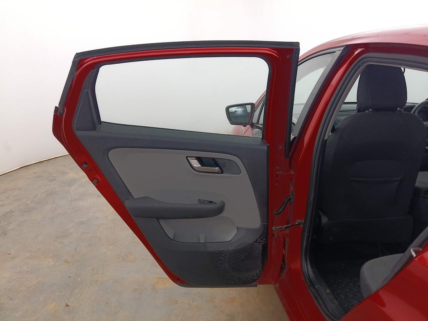 Used 2020 Tata Altroz XZ Petrol Petrol Manual interior LEFT REAR DOOR OPEN VIEW