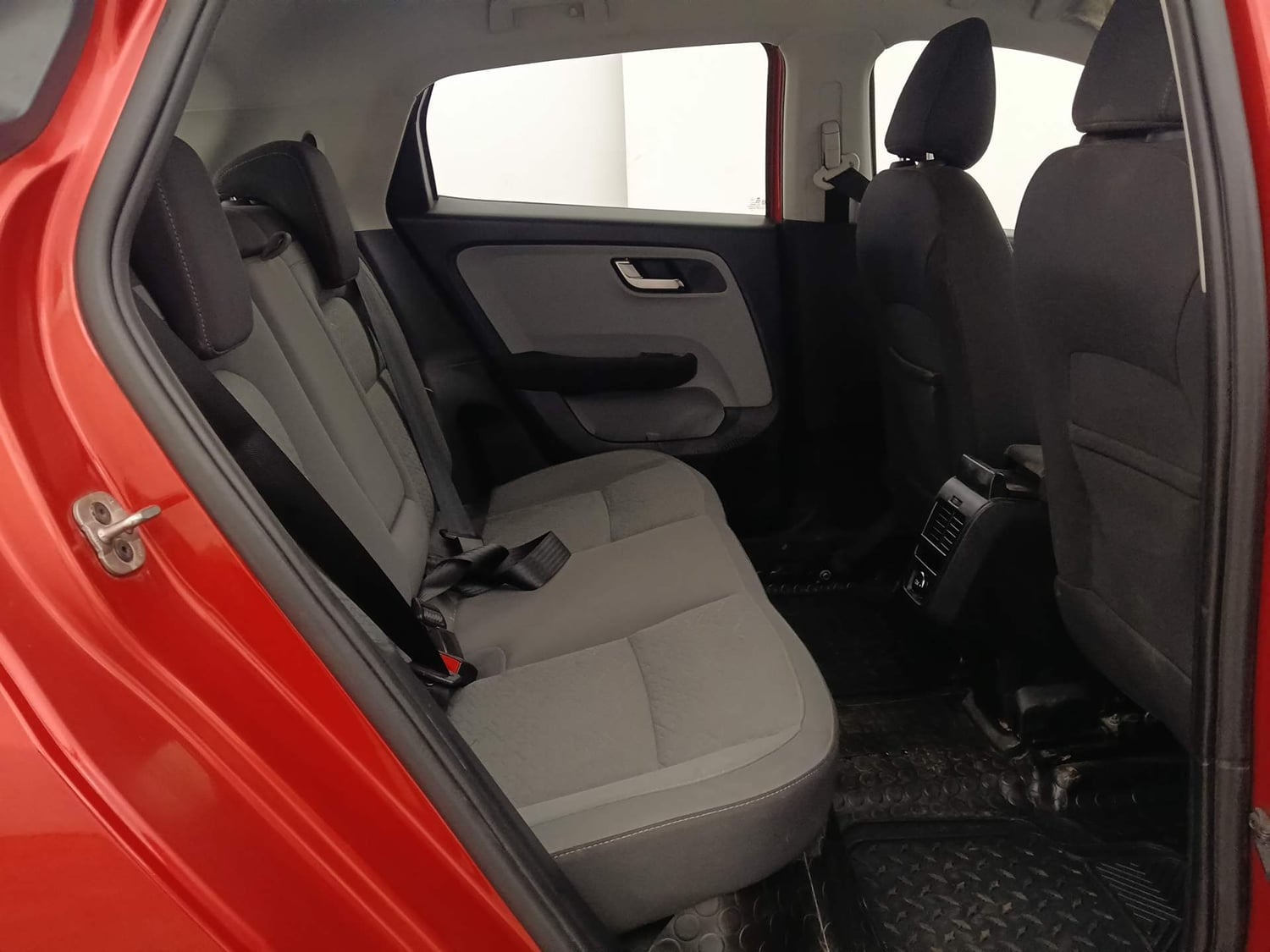 Used 2020 Tata Altroz XZ Petrol Petrol Manual interior RIGHT SIDE REAR DOOR CABIN VIEW