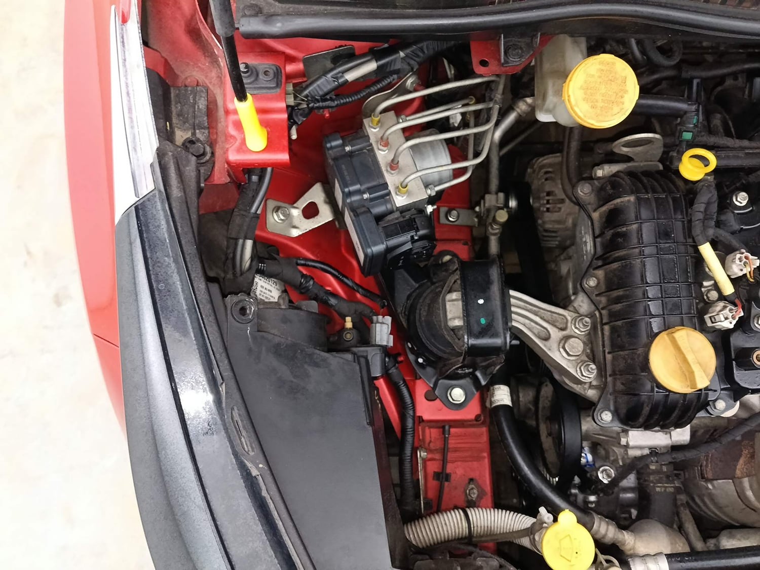 Used 2020 Tata Altroz XZ Petrol Petrol Manual engine ENGINE RIGHT SIDE VIEW