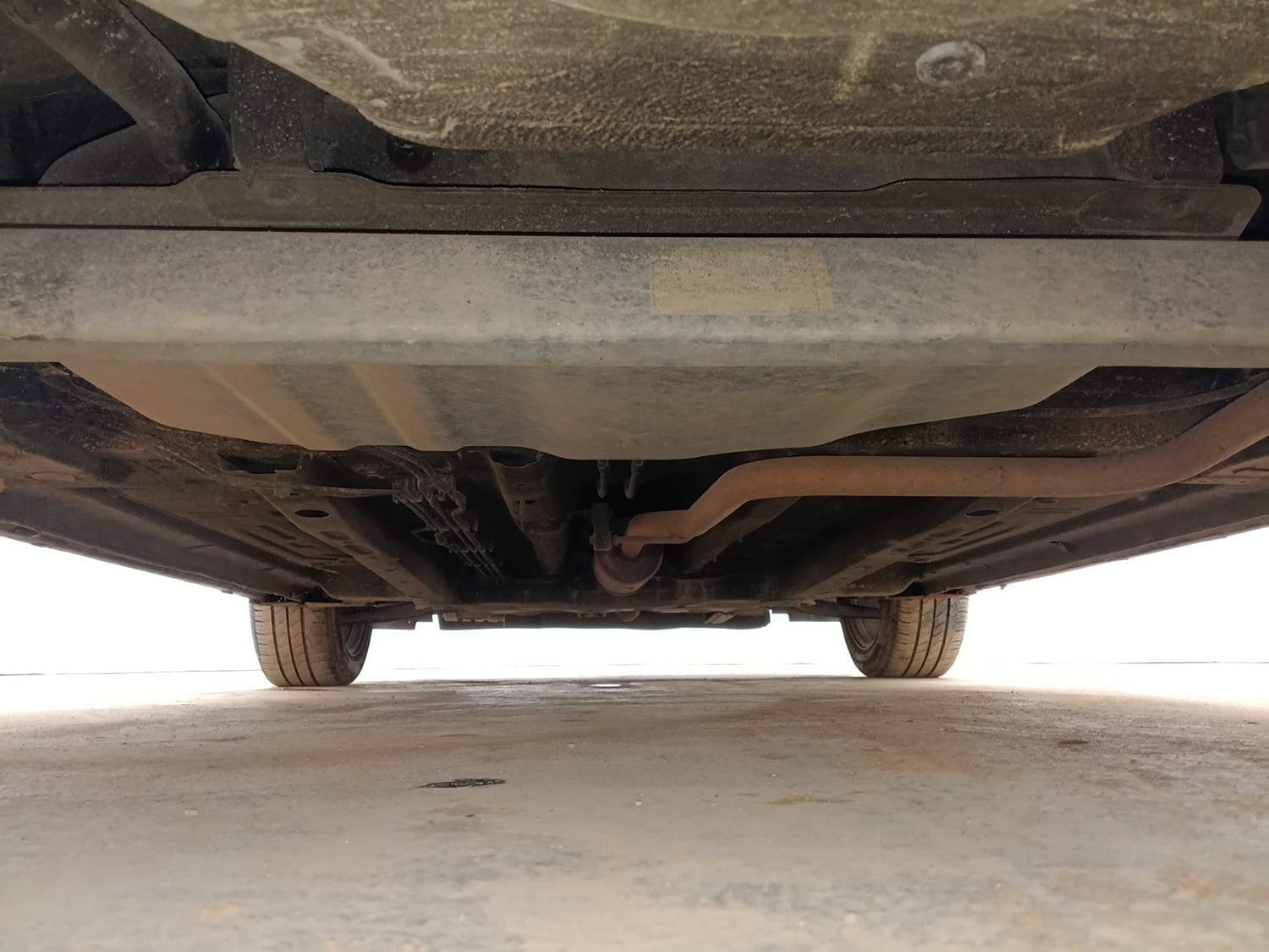 Used 2020 Tata Altroz XZ Petrol Petrol Manual extra REAR UNDERBODY VIEW (TAKEN FROM REAR)