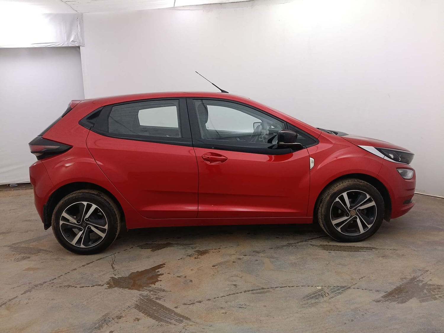 Used 2020 Tata Altroz XZ Petrol Petrol Manual exterior RIGHT SIDE VIEW