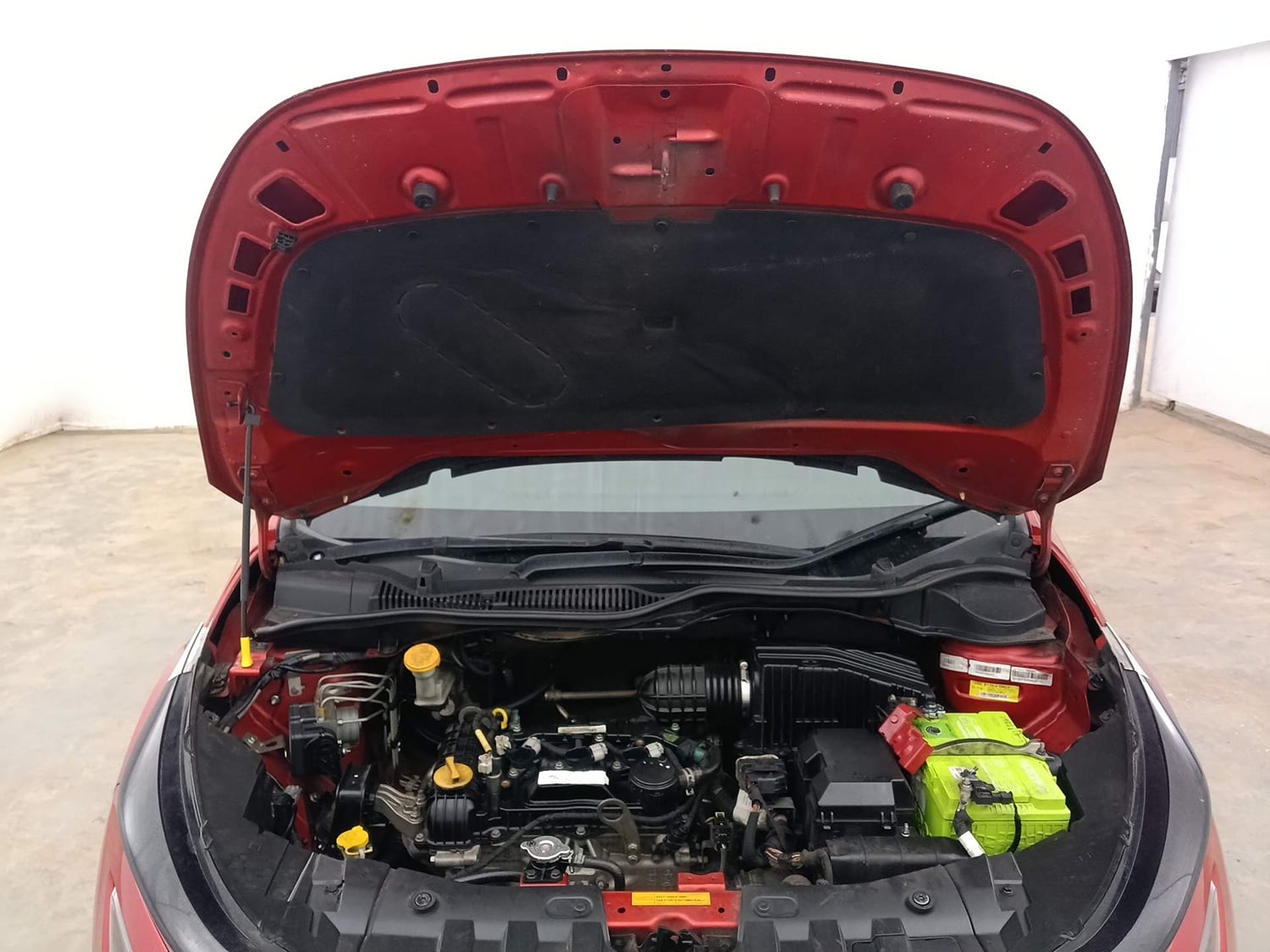 Used 2020 Tata Altroz XZ Petrol Petrol Manual engine ENGINE & BONNET OPEN FRONT VIEW