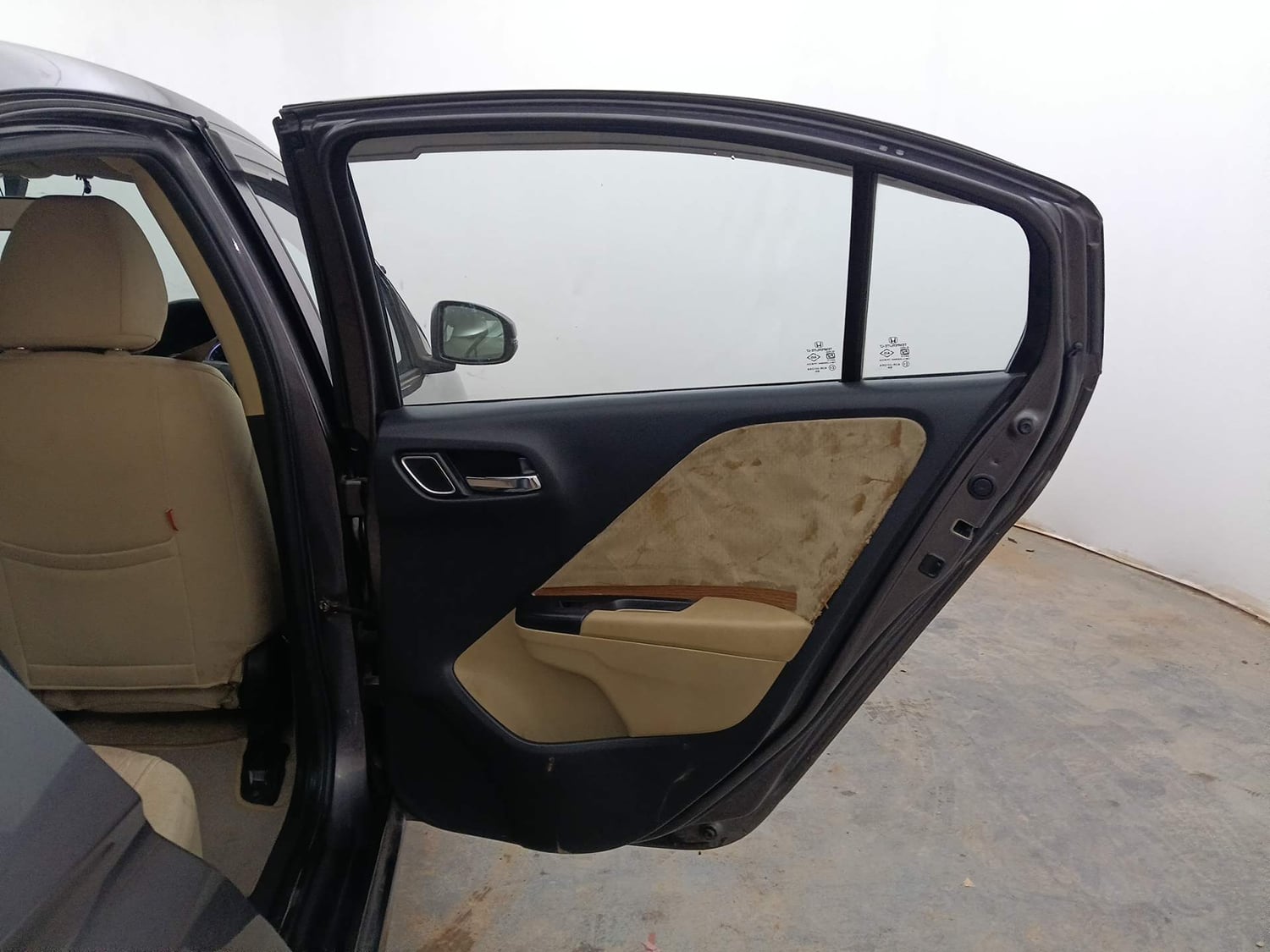 Used 2018 Honda City V Petrol Petrol Manual interior RIGHT REAR DOOR OPEN VIEW