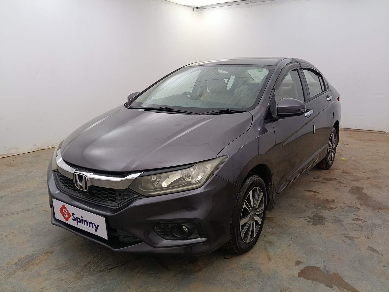 Used 2018 Honda City V Petrol Petrol Manual exterior LEFT FRONT CORNER VIEW