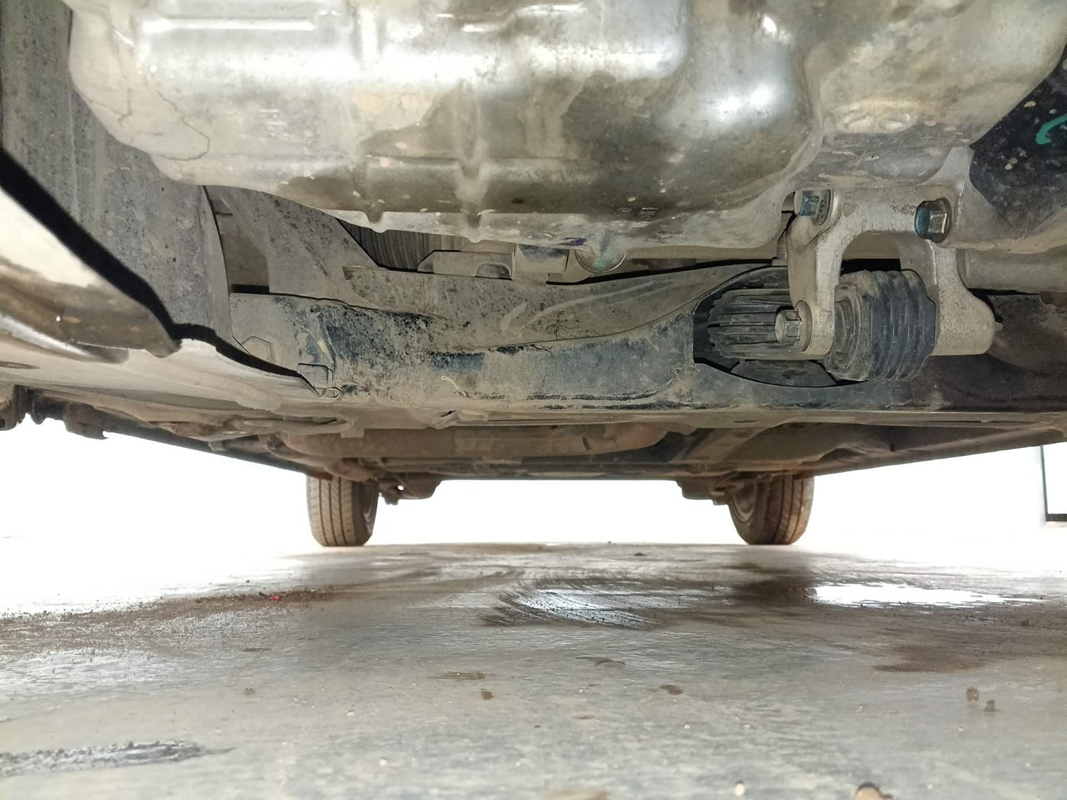 Used 2018 Honda City V Petrol Petrol Manual extra FRONT LEFT UNDERBODY VIEW