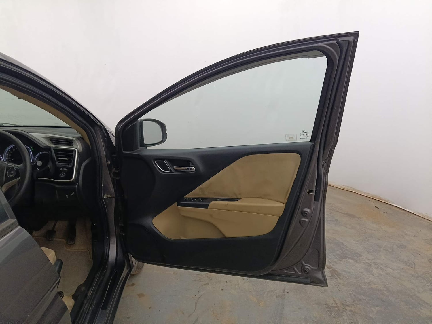 Used 2018 Honda City V Petrol Petrol Manual interior RIGHT FRONT DOOR OPEN VIEW