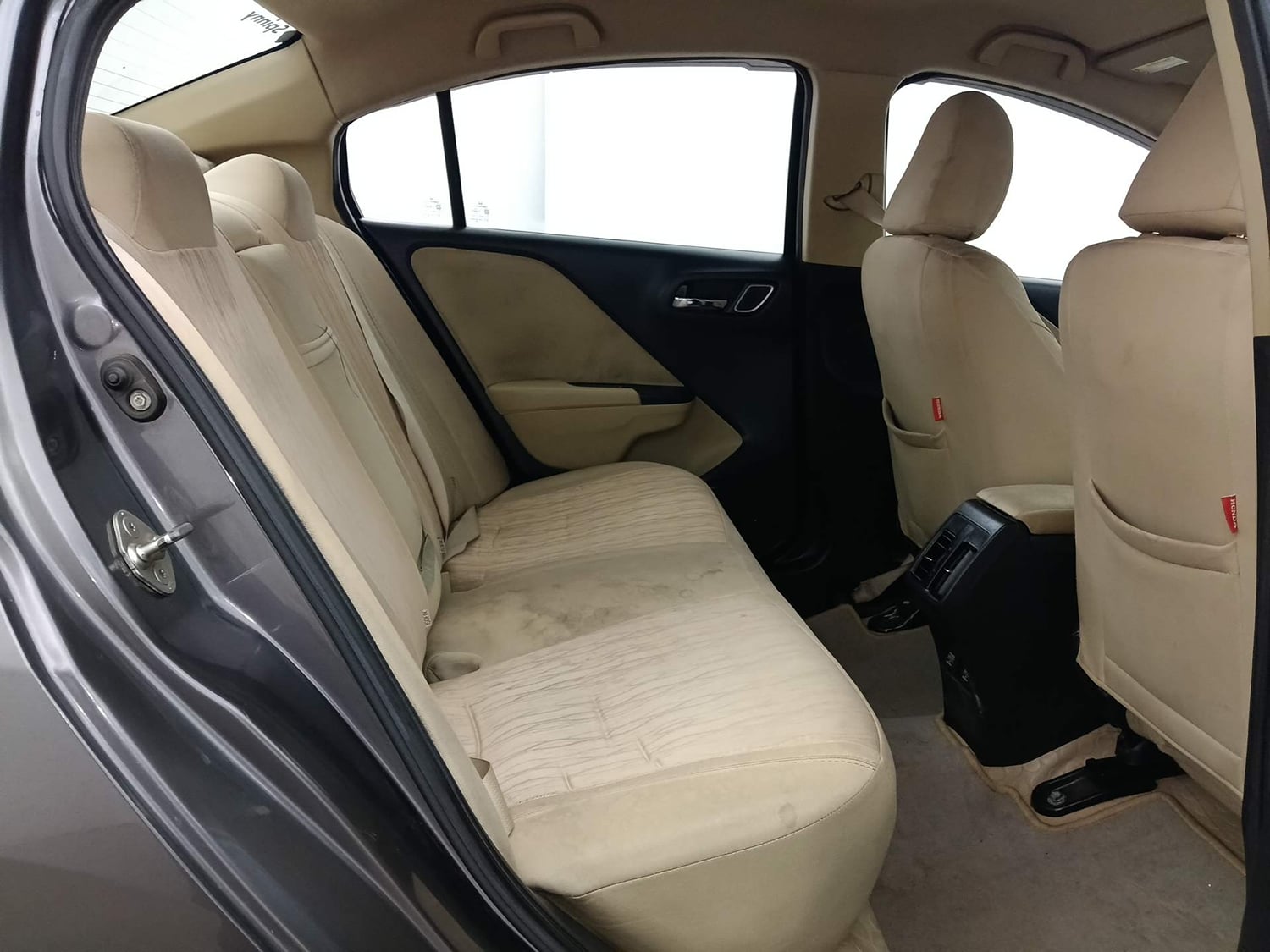 Used 2018 Honda City V Petrol Petrol Manual interior RIGHT SIDE REAR DOOR CABIN VIEW