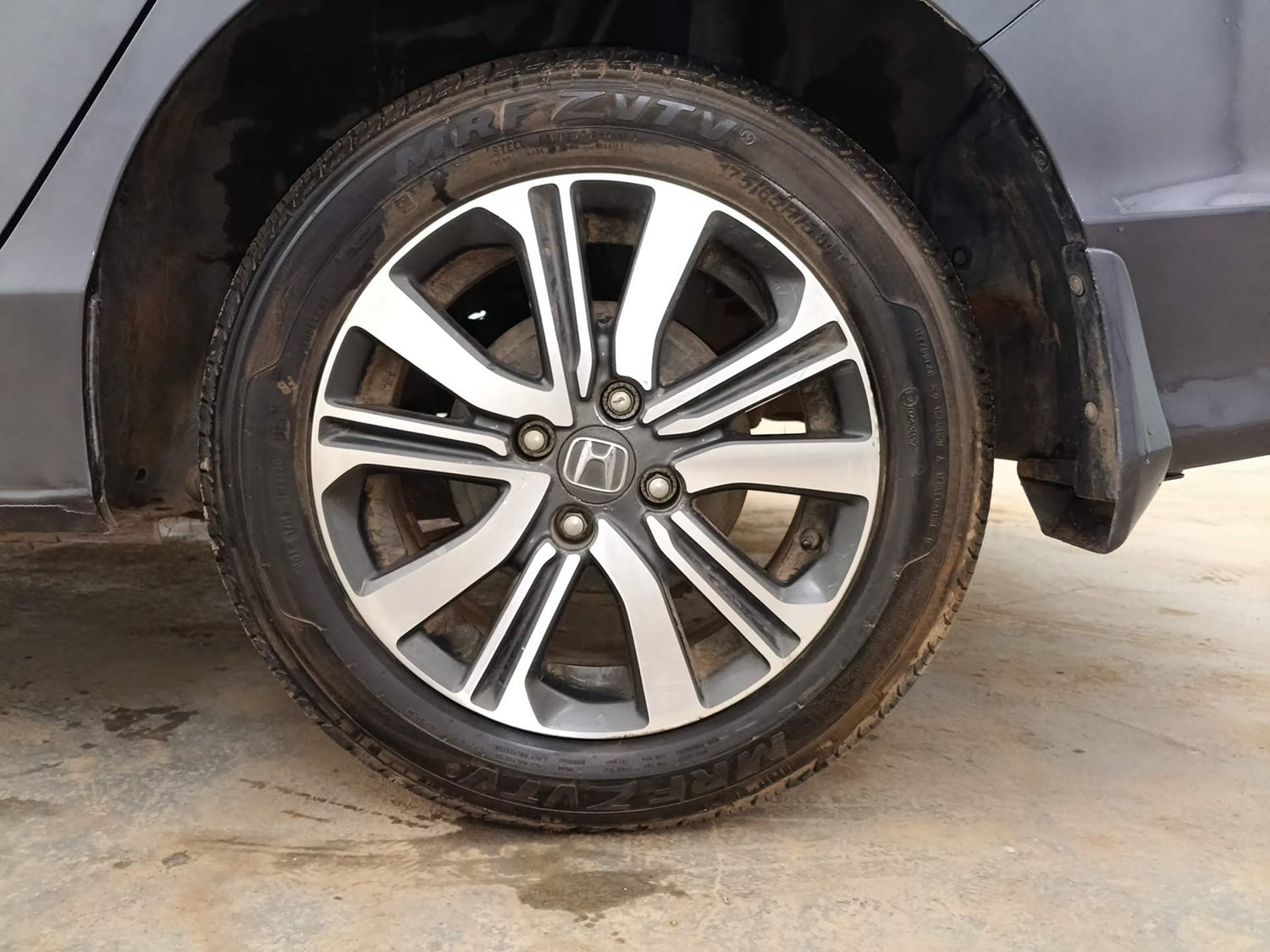Used 2018 Honda City V Petrol Petrol Manual tyres LEFT REAR TYRE RIM VIEW