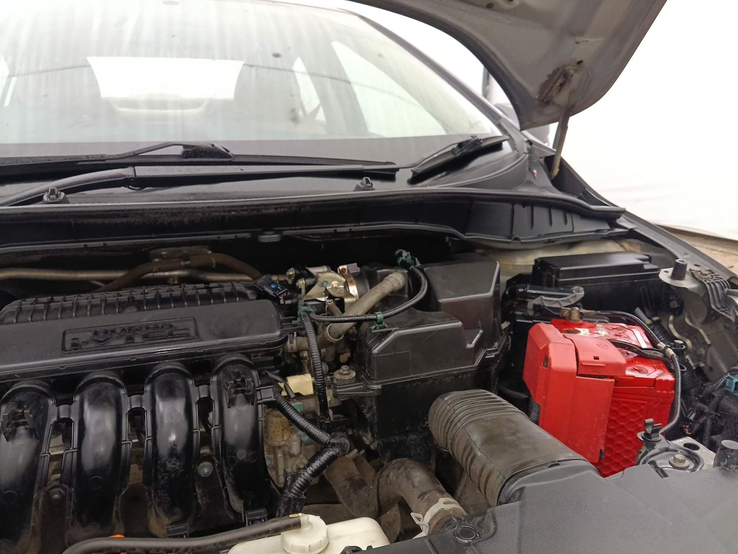 Used 2018 Honda City V Petrol Petrol Manual engine ENGINE LEFT SIDE HINGE & APRON VIEW