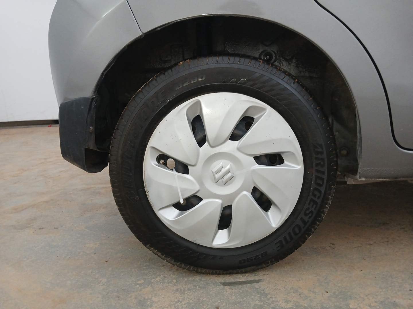 Used 2017 Maruti Suzuki Celerio ZXi AMT Petrol Automatic tyres RIGHT REAR TYRE RIM VIEW