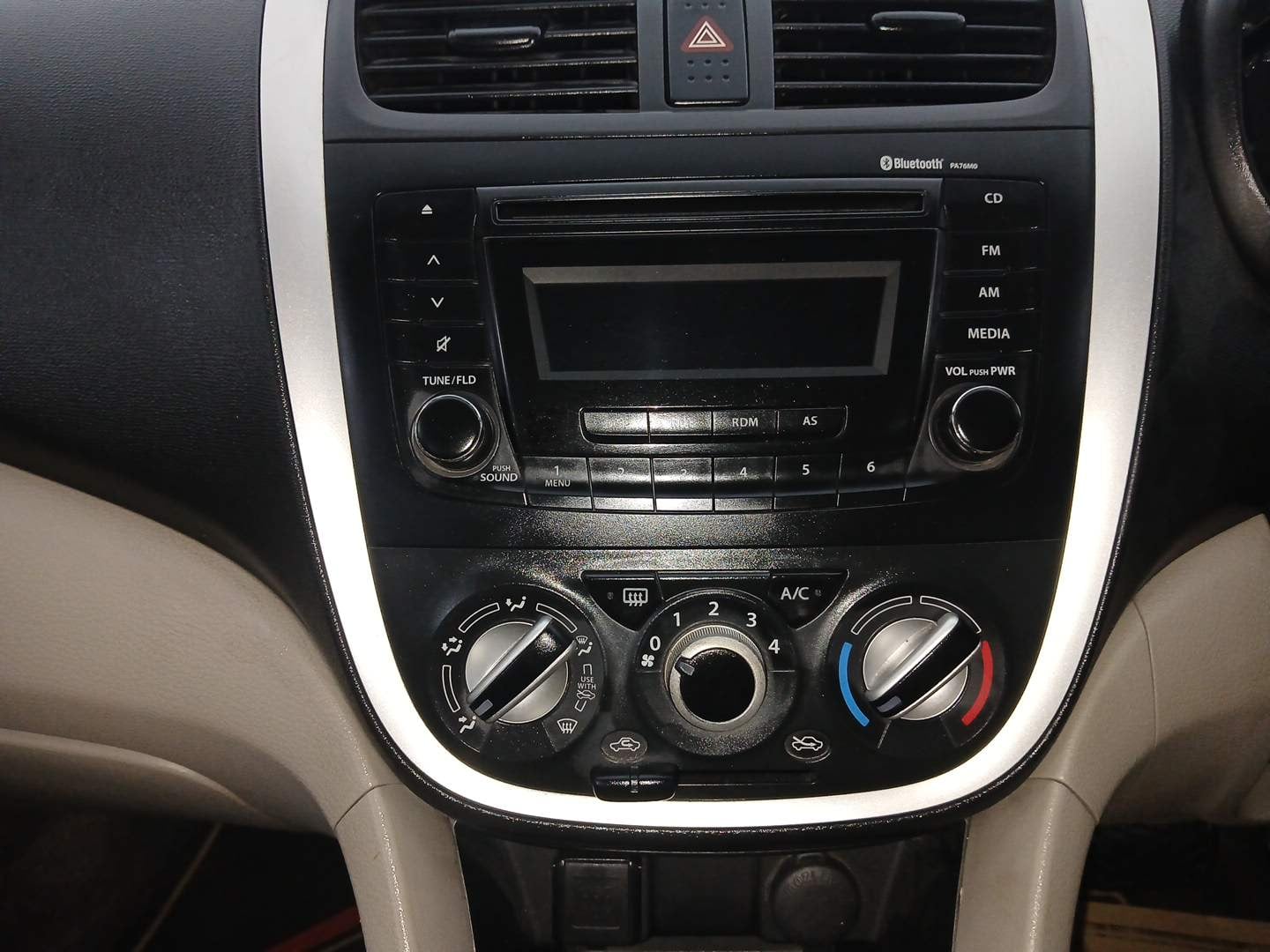 Used 2017 Maruti Suzuki Celerio ZXi AMT Petrol Automatic interior MUSIC SYSTEM & AC CONTROL VIEW
