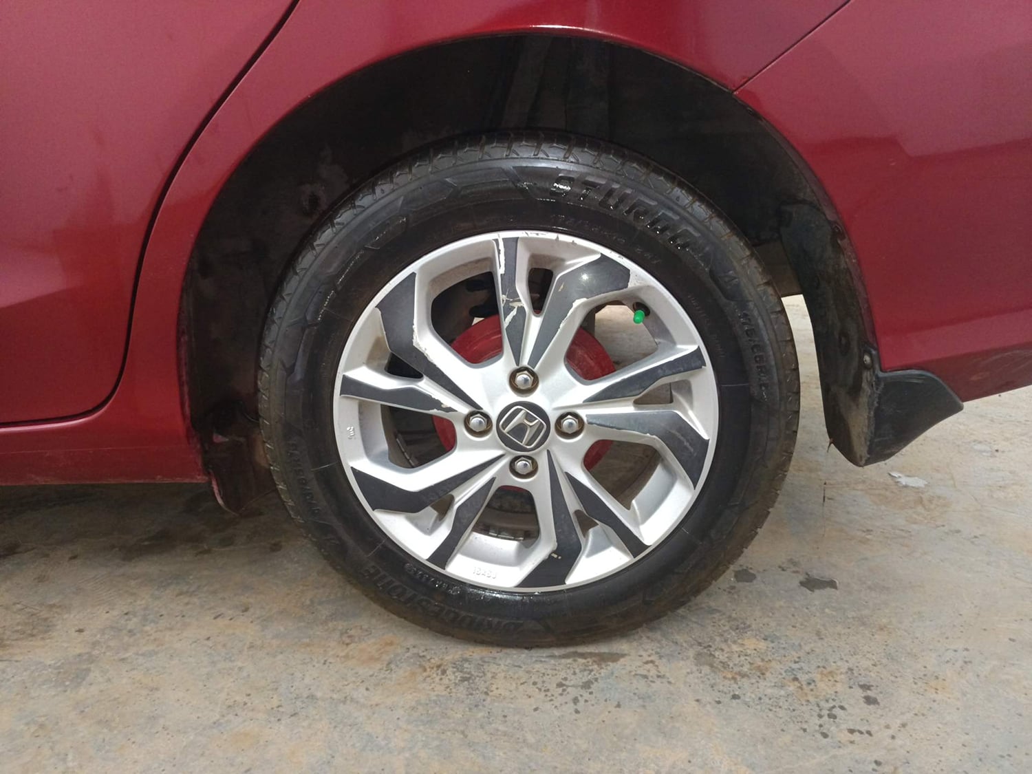 Used 2019 Honda Amaze 1.2 VX MT Petrol Petrol Manual tyres LEFT REAR TYRE RIM VIEW