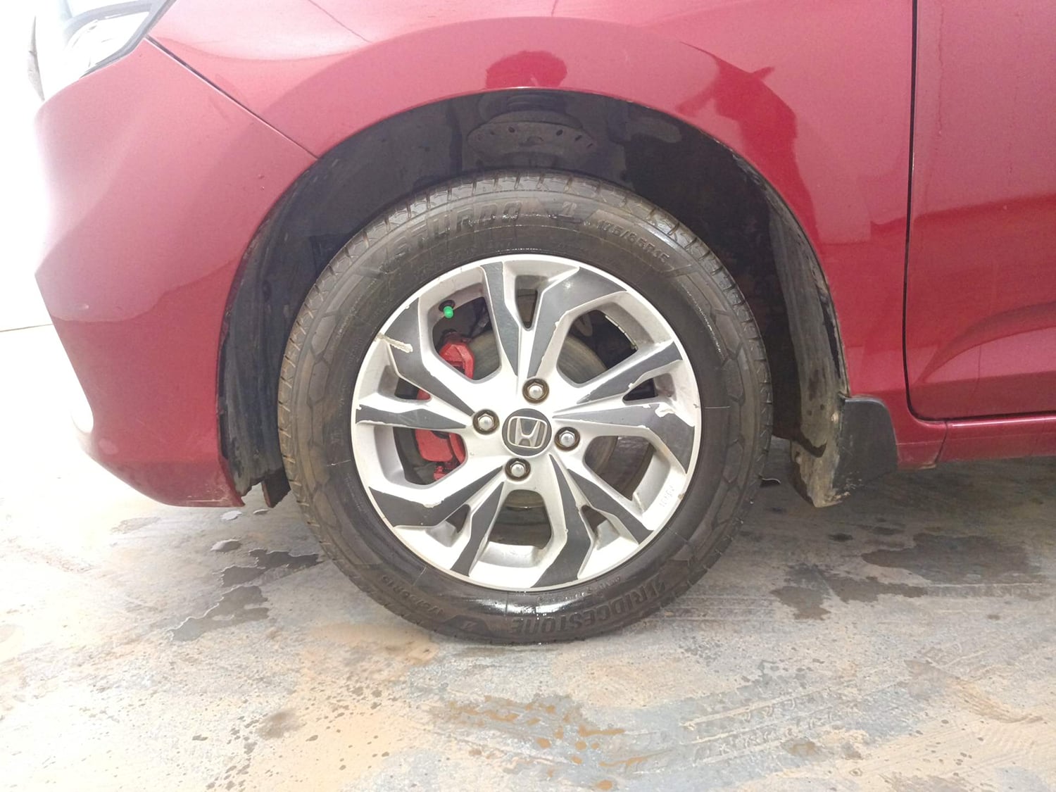 Used 2019 Honda Amaze 1.2 VX MT Petrol Petrol Manual tyres LEFT FRONT TYRE RIM VIEW