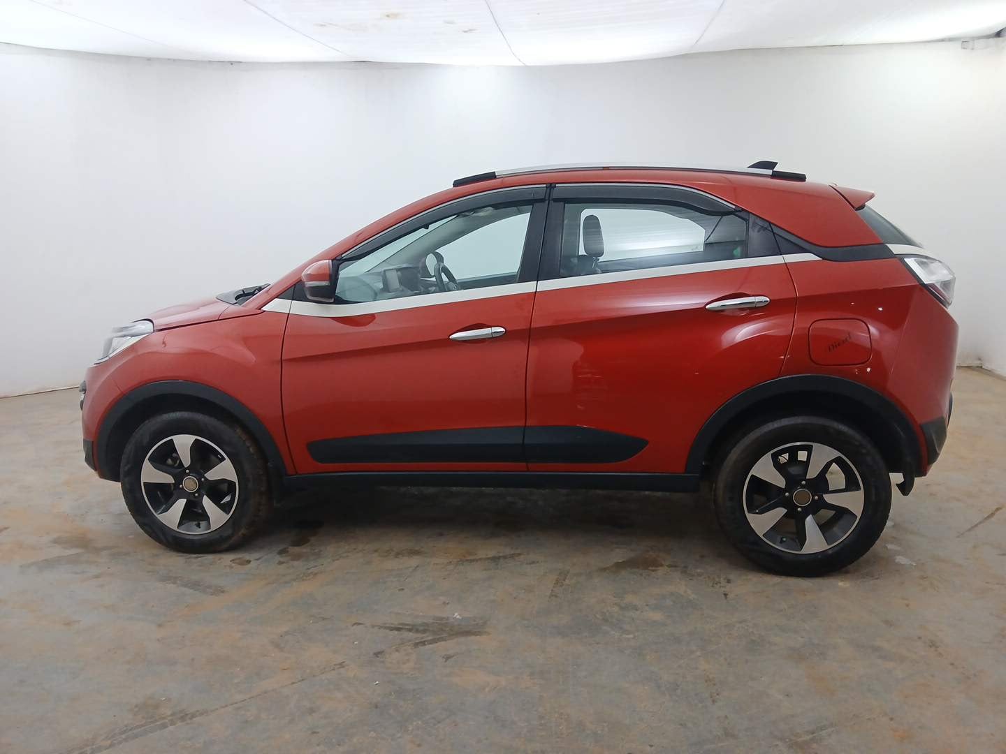 Used 2019 Tata Nexon XZ Plus Diesel Diesel Manual exterior LEFT SIDE VIEW