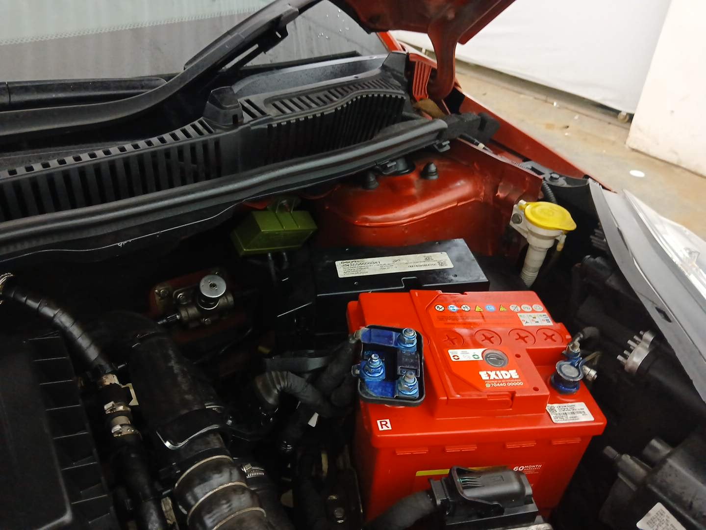 Used 2019 Tata Nexon XZ Plus Diesel Diesel Manual engine ENGINE LEFT SIDE HINGE & APRON VIEW