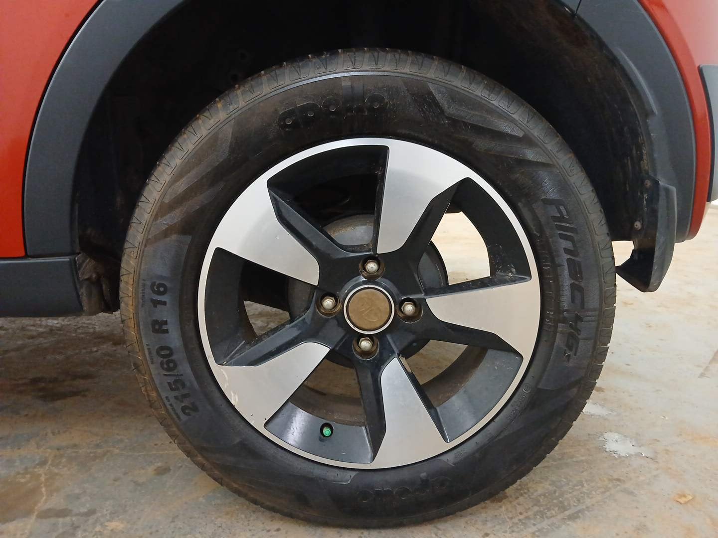 Used 2019 Tata Nexon XZ Plus Diesel Diesel Manual tyres LEFT REAR TYRE RIM VIEW