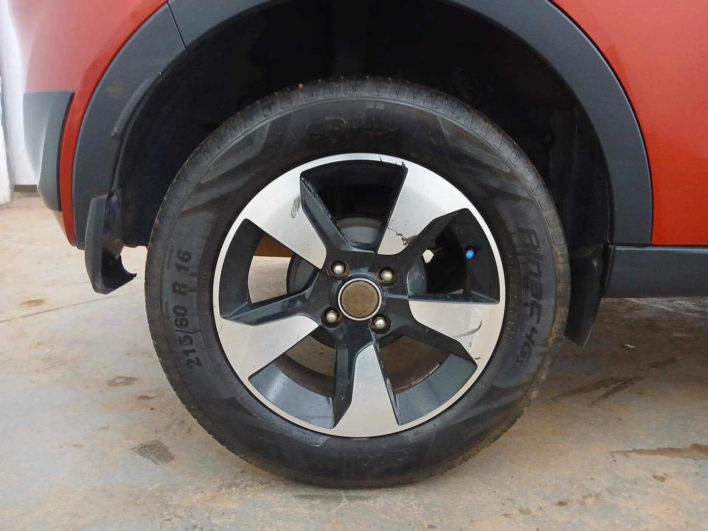 Used 2019 Tata Nexon XZ Plus Diesel Diesel Manual tyres RIGHT REAR TYRE RIM VIEW