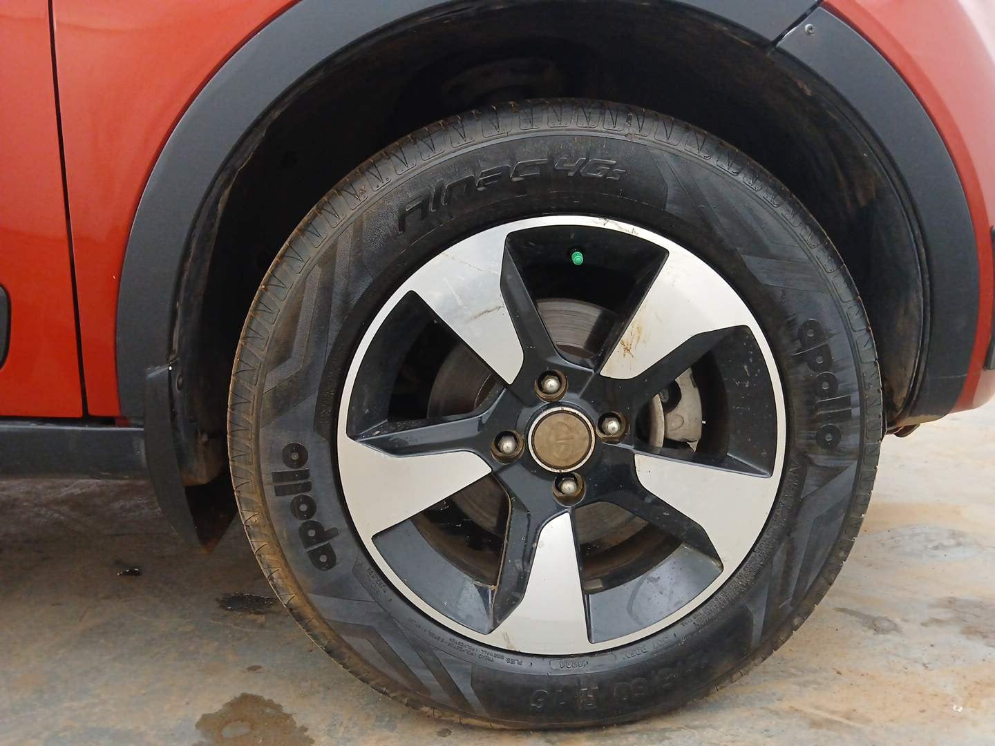 Used 2019 Tata Nexon XZ Plus Diesel Diesel Manual tyres RIGHT FRONT TYRE RIM VIEW