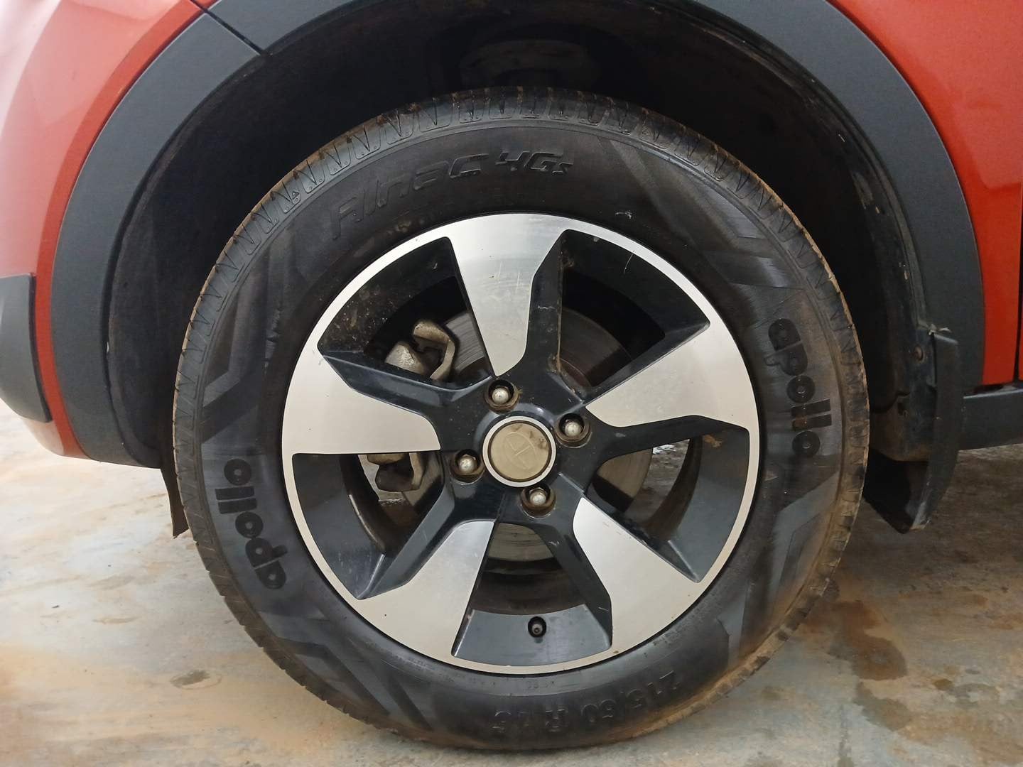 Used 2019 Tata Nexon XZ Plus Diesel Diesel Manual tyres LEFT FRONT TYRE RIM VIEW