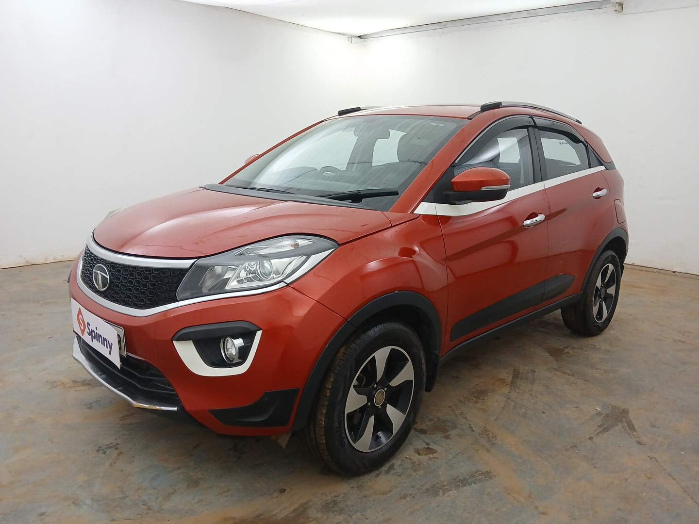 Used 2019 Tata Nexon XZ Plus Diesel Diesel Manual exterior LEFT FRONT CORNER VIEW