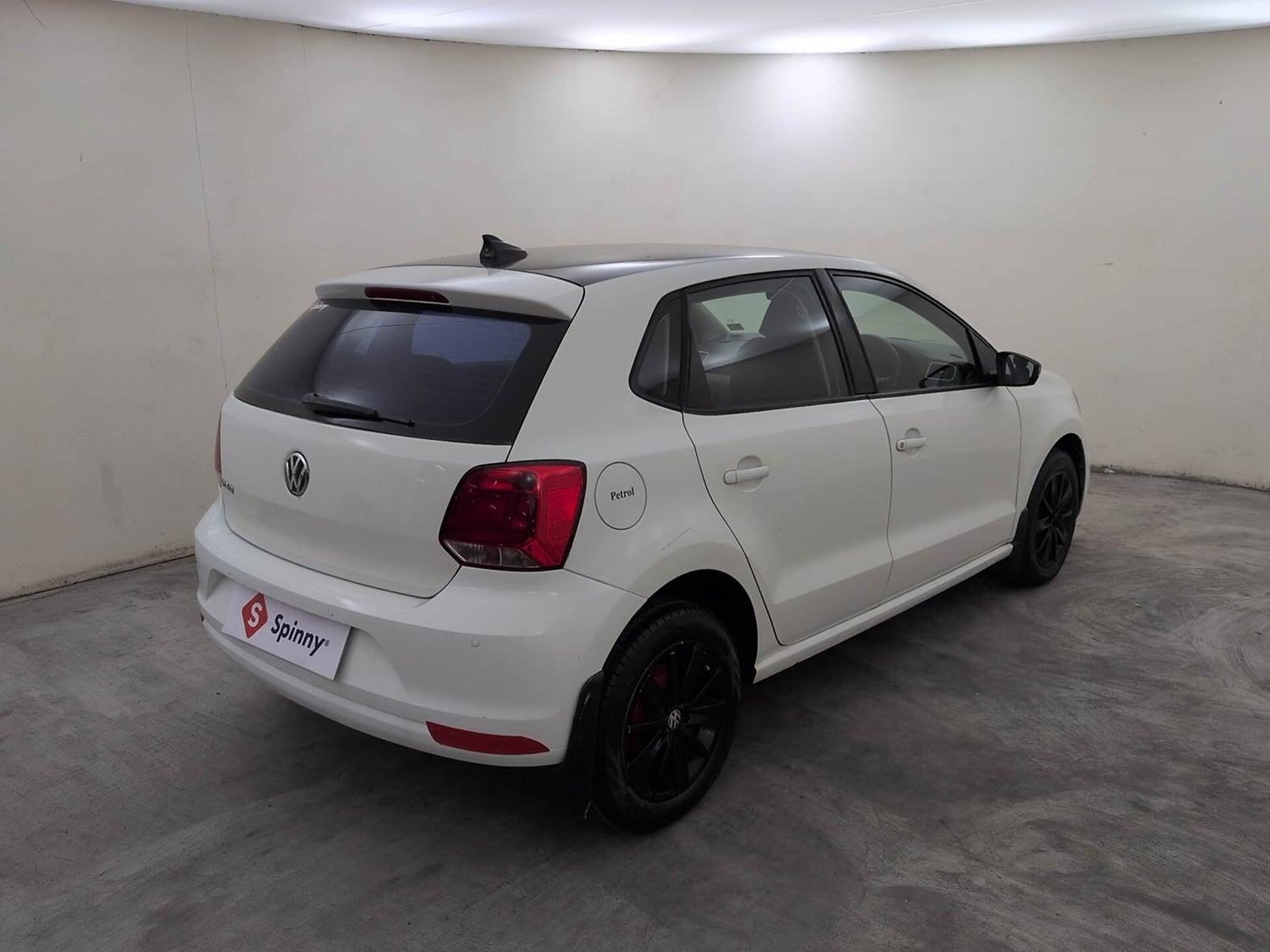 Used 2016 Volkswagen Polo Highline1.2L (P) Petrol Manual exterior RIGHT REAR CORNER VIEW