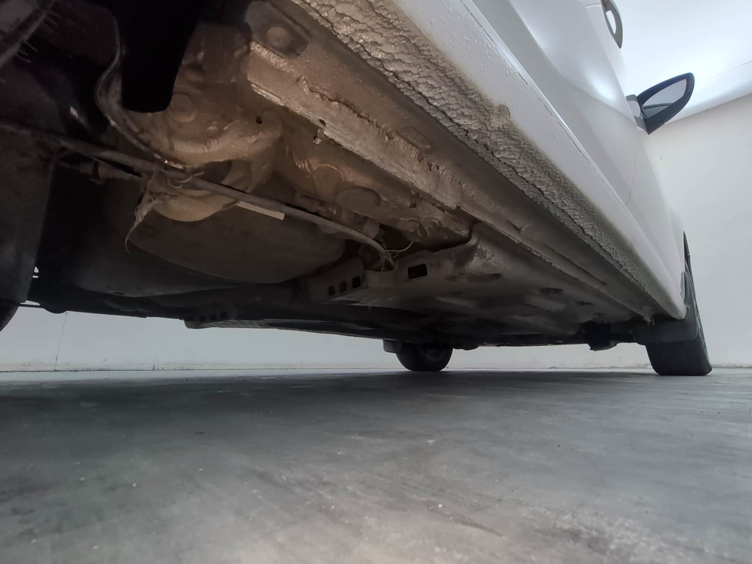 Used 2016 Volkswagen Polo Highline1.2L (P) Petrol Manual extra REAR RIGHT UNDERBODY VIEW