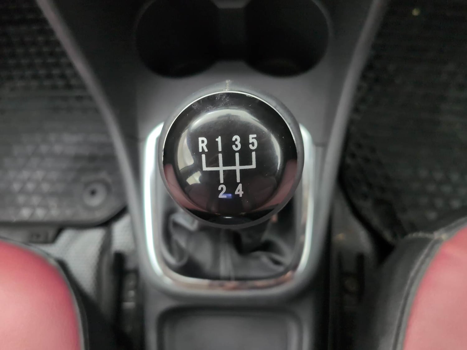 Used 2016 Volkswagen Polo Highline1.2L (P) Petrol Manual interior GEAR  KNOB VIEW