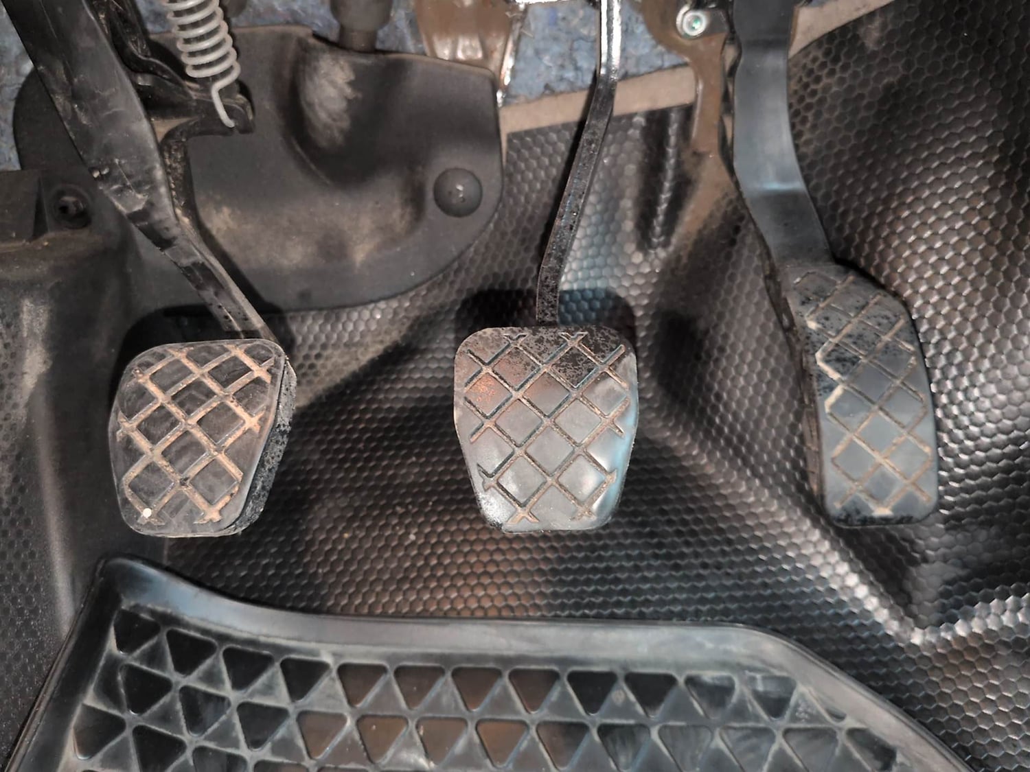 Used 2016 Volkswagen Polo Highline1.2L (P) Petrol Manual interior PEDALS VIEW