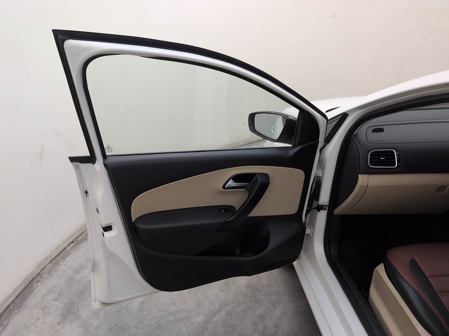 Used 2016 Volkswagen Polo Highline1.2L (P) Petrol Manual interior LEFT FRONT DOOR OPEN VIEW