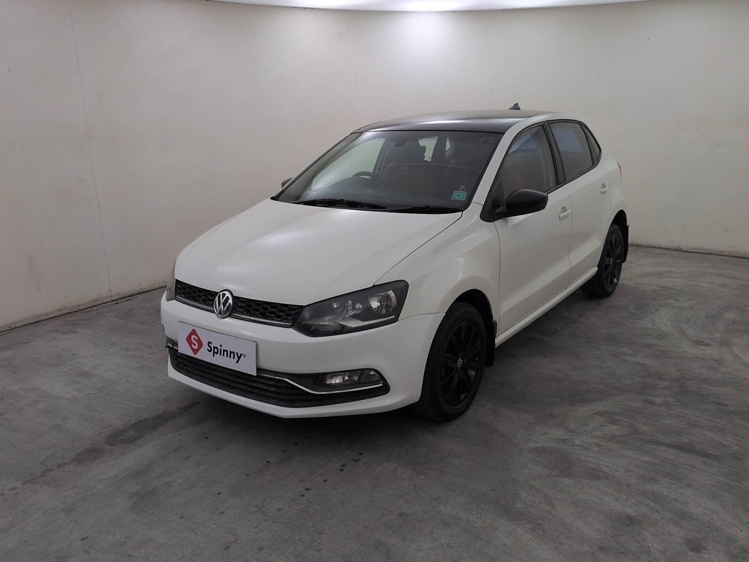 Used 2016 Volkswagen Polo Highline1.2L (P) Petrol Manual exterior LEFT FRONT CORNER VIEW