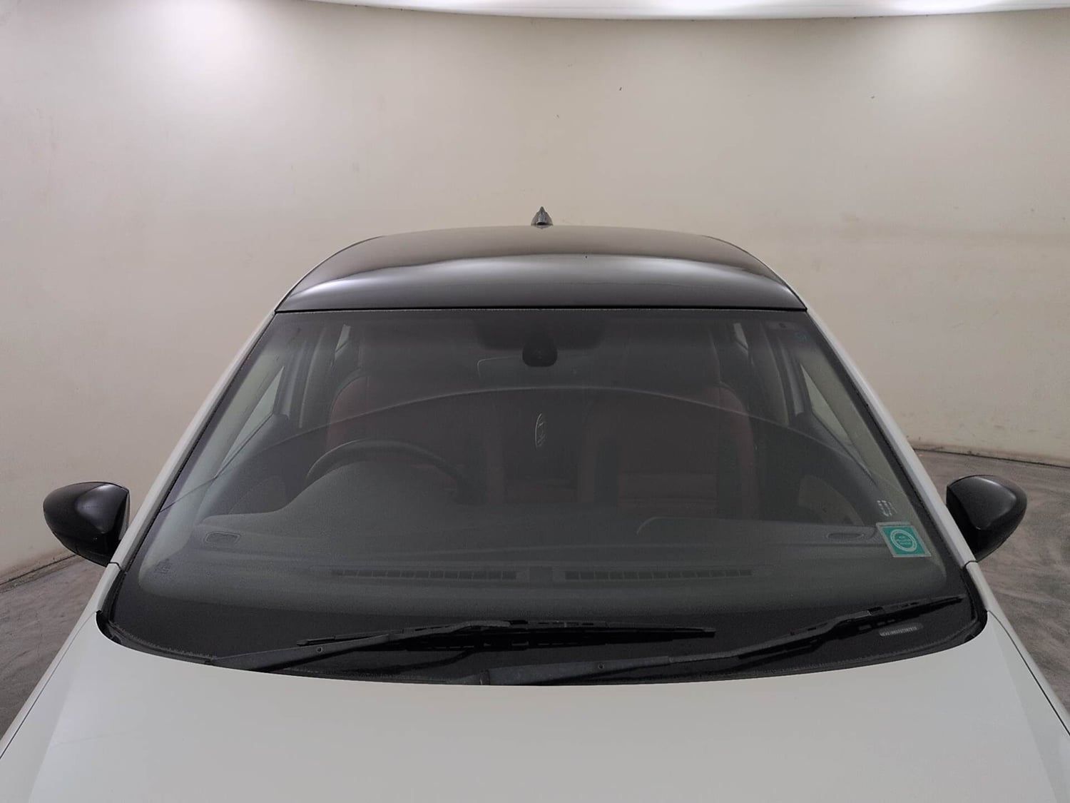 Used 2016 Volkswagen Polo Highline1.2L (P) Petrol Manual exterior FRONT WINDSHIELD VIEW