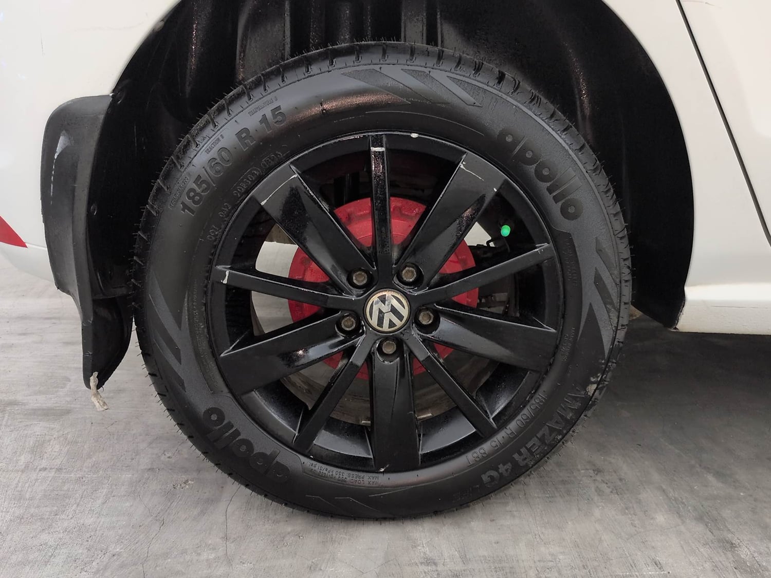 Used 2016 Volkswagen Polo Highline1.2L (P) Petrol Manual tyres RIGHT REAR TYRE RIM VIEW