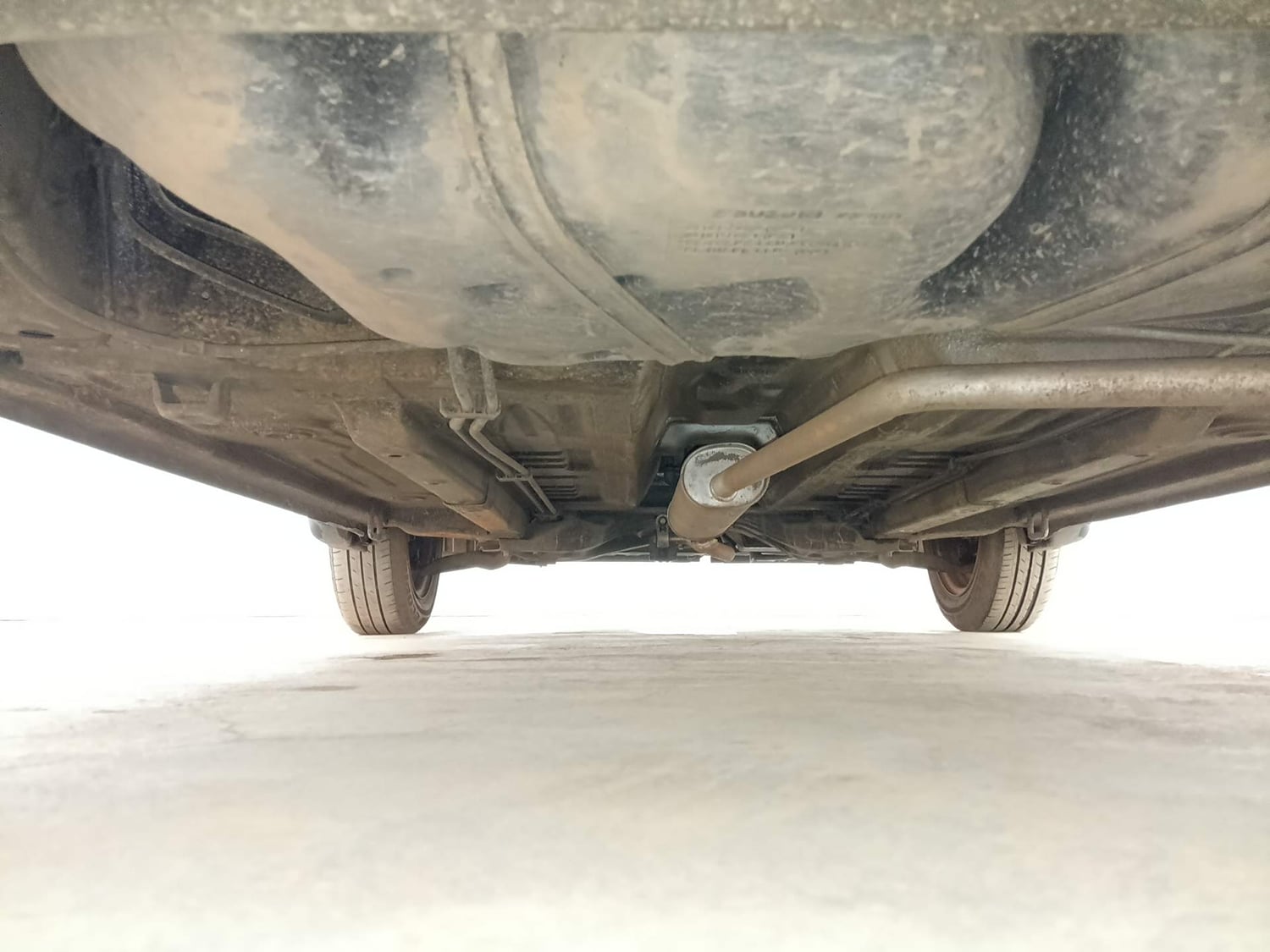 Used 2017 Maruti Suzuki Celerio VXI (O) AMT Petrol Automatic extra REAR UNDERBODY VIEW (TAKEN FROM REAR)