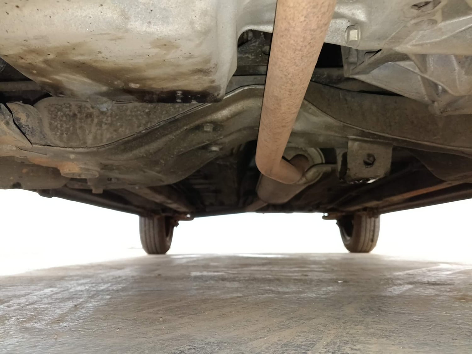 Used 2017 Maruti Suzuki Celerio VXI (O) AMT Petrol Automatic extra FRONT LEFT UNDERBODY VIEW