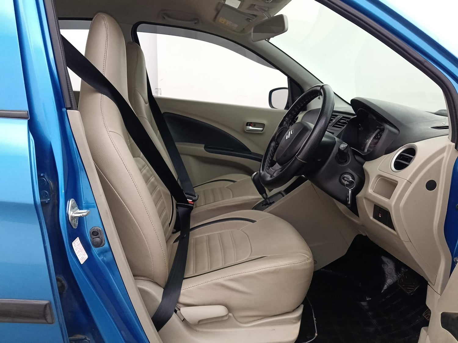 Used 2017 Maruti Suzuki Celerio VXI (O) AMT Petrol Automatic interior RIGHT SIDE FRONT DOOR CABIN VIEW