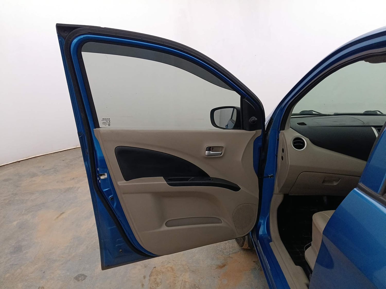 Used 2017 Maruti Suzuki Celerio VXI (O) AMT Petrol Automatic interior LEFT FRONT DOOR OPEN VIEW