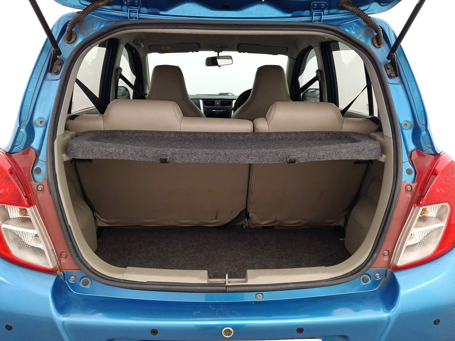 Used 2017 Maruti Suzuki Celerio VXI (O) AMT Petrol Automatic interior DICKY INSIDE VIEW