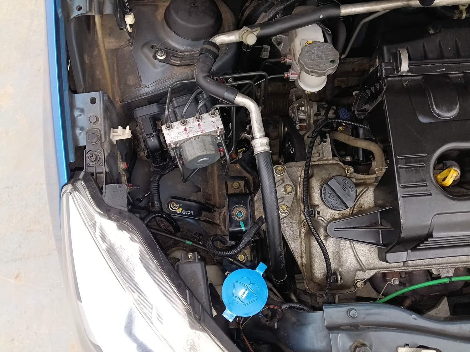Used 2017 Maruti Suzuki Celerio VXI (O) AMT Petrol Automatic engine ENGINE RIGHT SIDE VIEW