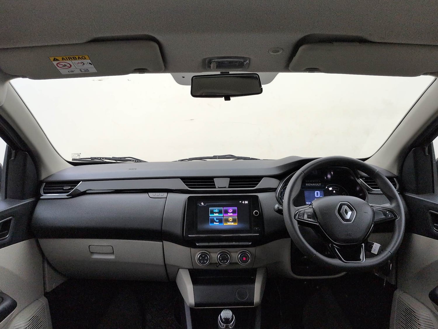 Used 2022 Renault Triber RXT Petrol Manual interior DASHBOARD VIEW