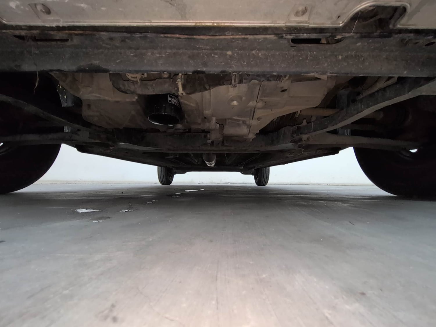 Used 2022 Renault Triber RXT Petrol Manual extra FRONT LEFT UNDERBODY VIEW