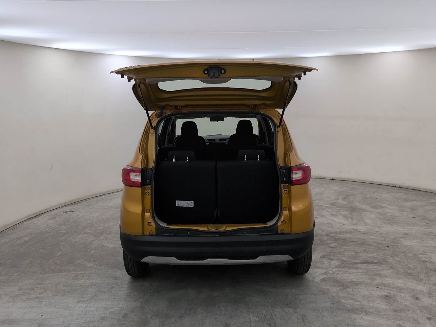 Used 2022 Renault Triber RXT Petrol Manual interior DICKY DOOR OPEN VIEW