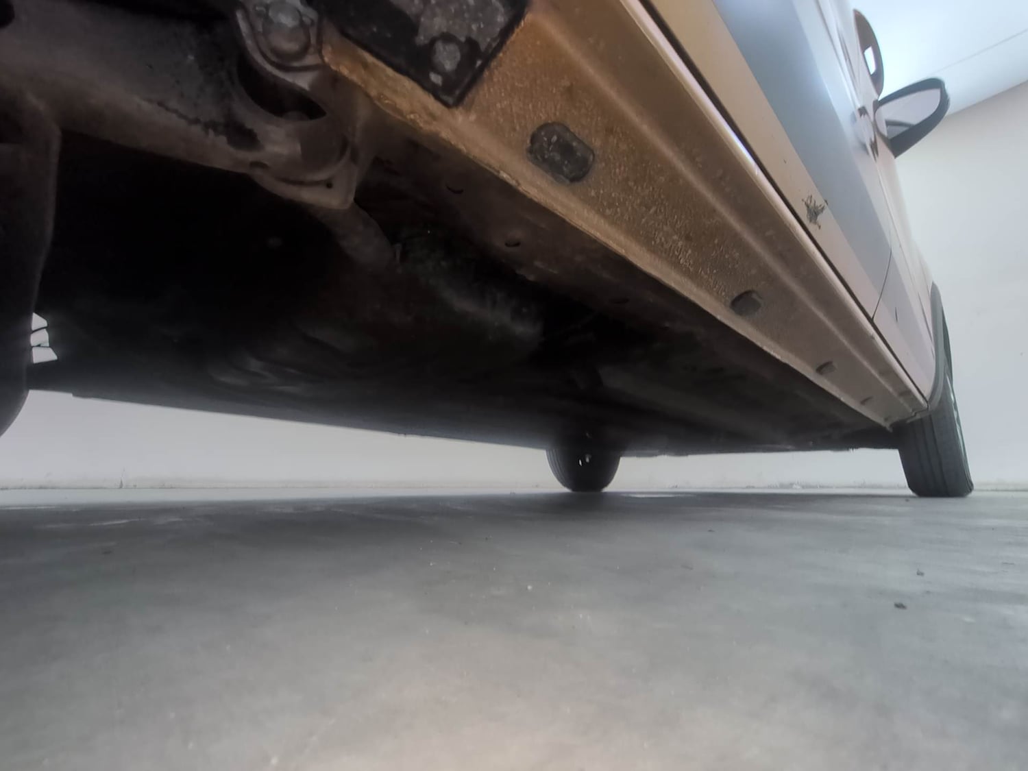 Used 2022 Renault Triber RXT Petrol Manual extra REAR RIGHT UNDERBODY VIEW