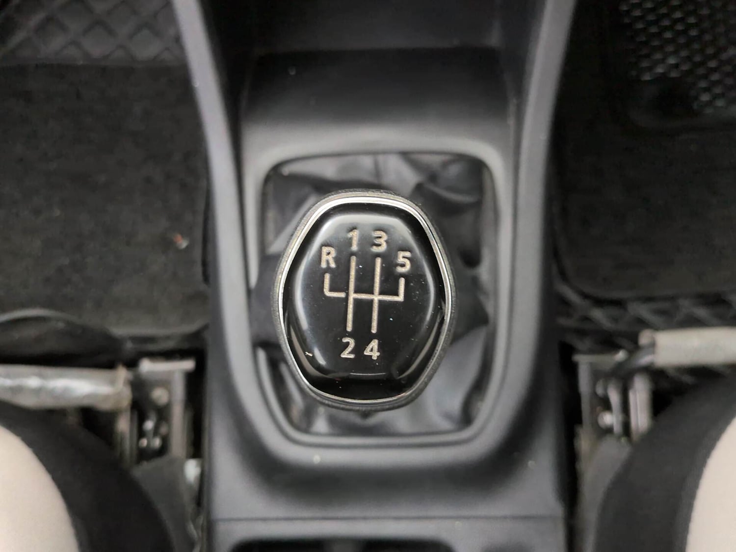 Used 2022 Renault Triber RXT Petrol Manual interior GEAR  KNOB VIEW