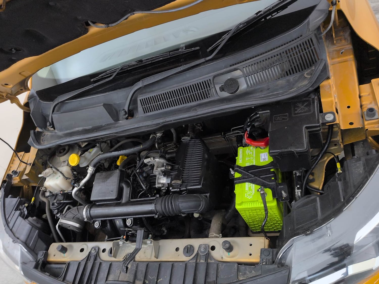 Used 2022 Renault Triber RXT Petrol Manual engine ENGINE LEFT SIDE VIEW