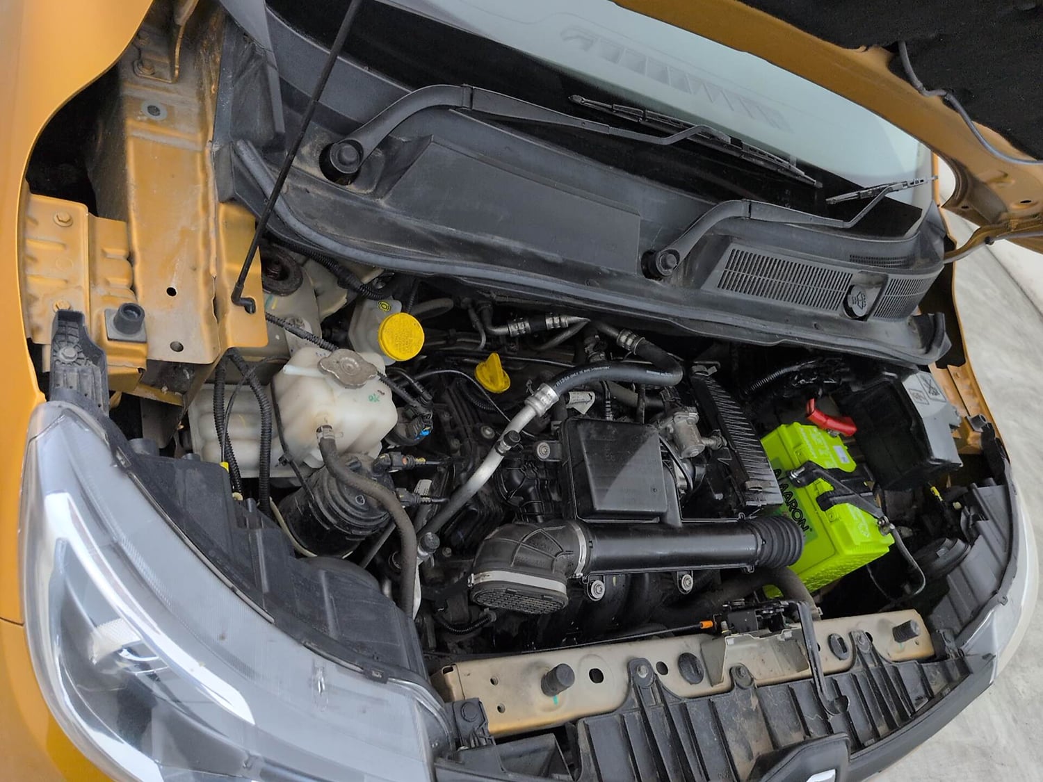 Used 2022 Renault Triber RXT Petrol Manual engine ENGINE RIGHT SIDE VIEW