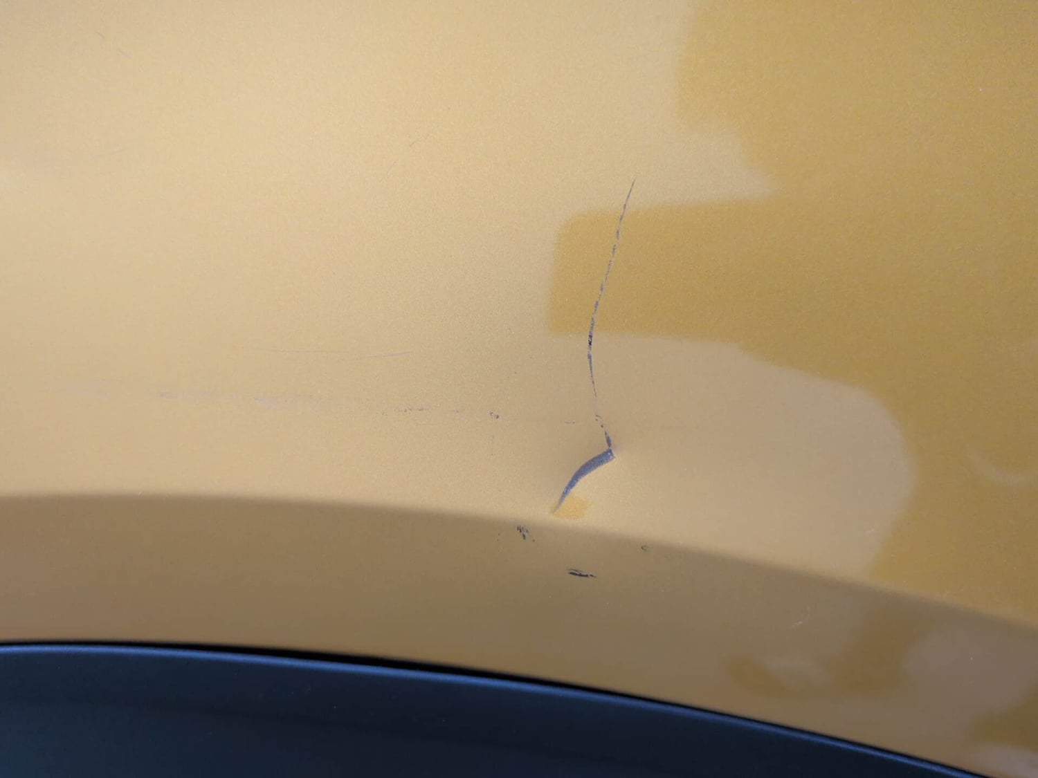 Used 2022 Renault Triber RXT Petrol Manual dents MINOR SCRATCH