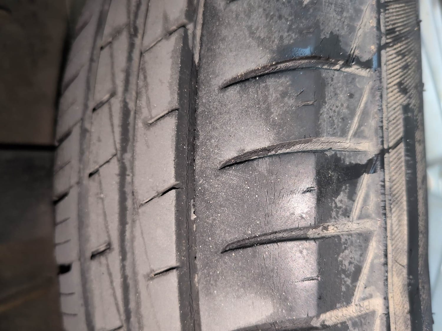 Used 2022 Renault Triber RXT Petrol Manual tyres LEFT REAR TYRE TREAD VIEW