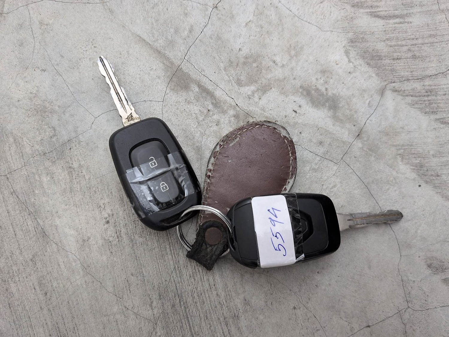Used 2022 Renault Triber RXT Petrol Manual extra CAR KEY VIEW